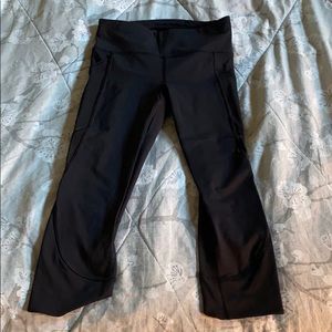 Lulu lemon workout crop pants